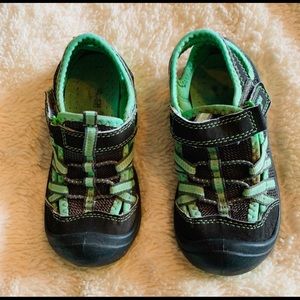 OshKosh sneaker sandals